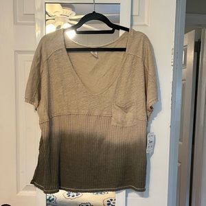 We the free by free people casual hombre top with pocket! Tan and green.